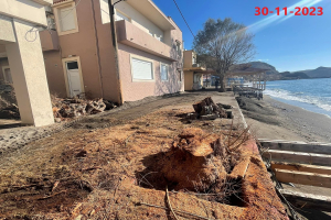 Σκάλα Ερεσού εκτεθειμένη στην διάβρωση και την διαχρονική αδιαφορία της Δημοτικής Αρχής