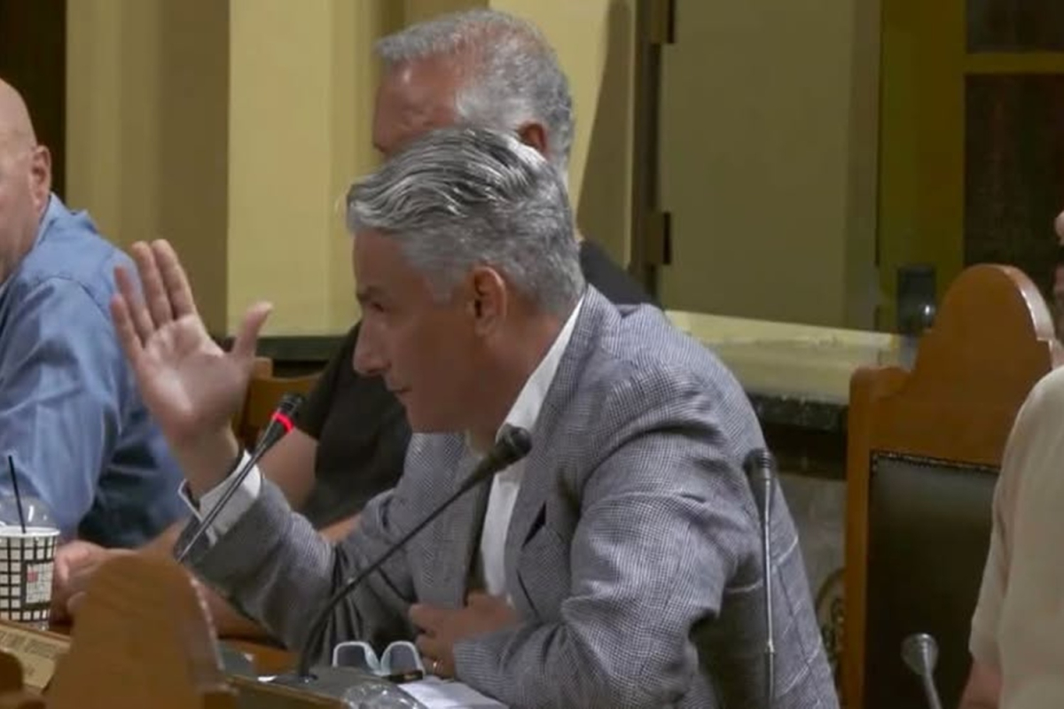 Σε «επικοινωνιακή φούσκα» εξελίχθηκε η λογοδοσία για τα υδρόμετρα: Σκληρή απάντηση του Πανάγου Κουφέλου