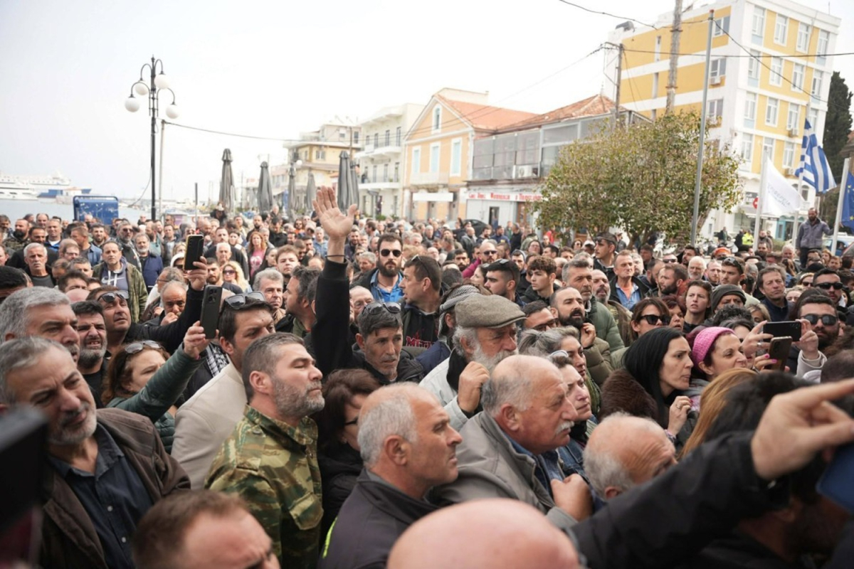 Η κατάρρευση της κυβερνητικής διαχείρισης του αφθώδους πυρετού στη Λέσβο συνεχίζεται