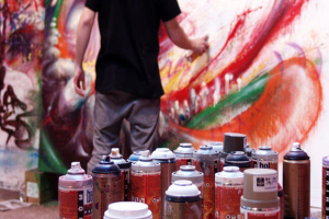 Λέσβος: Βγήκε για γκράφιτι... κατέληξε στο τμήμα