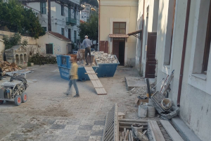 Ξεκίνησαν τα έργα ενίσχυσης στο Δημοτικό και Νηπιαγωγείο Βαθέος Σάμου