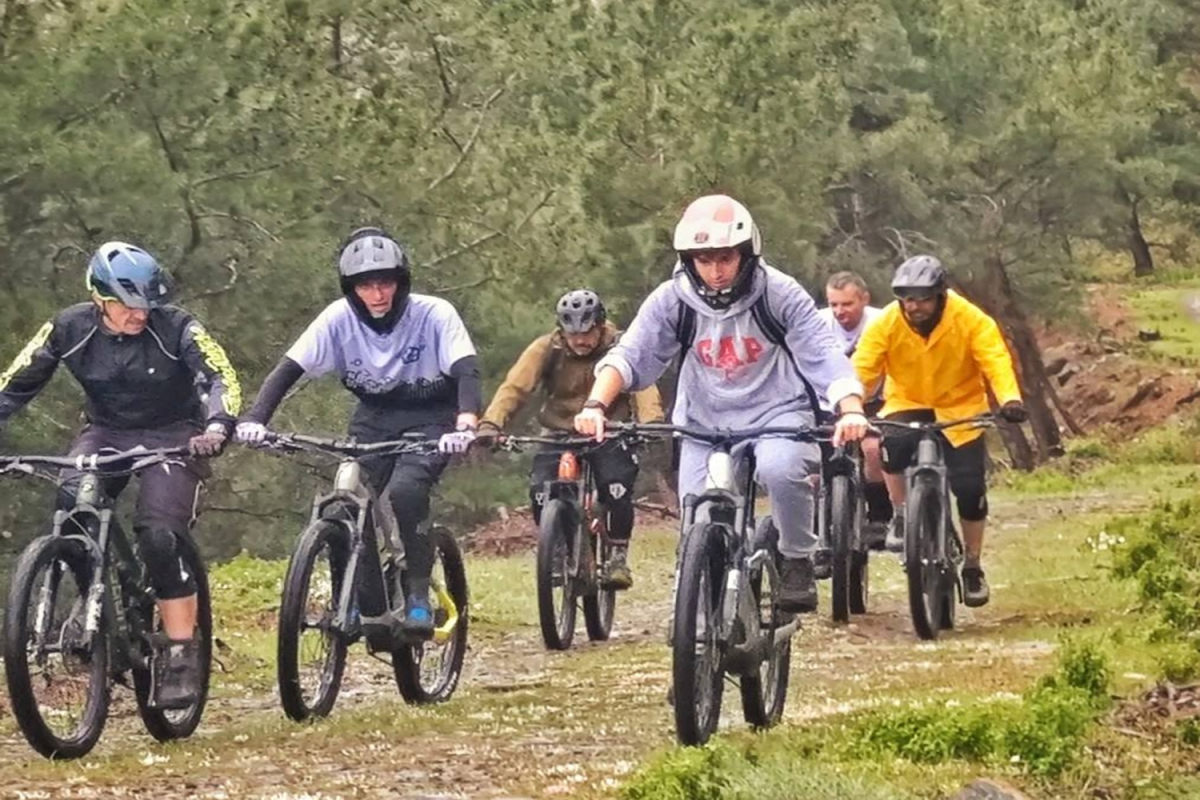 Από τα Τσαμάκια μέχρι την Προκυμαία: Όλη η Μυτιλήνη σε μια «Μεγάλη Βόλτα» διαμαρτυρίας.