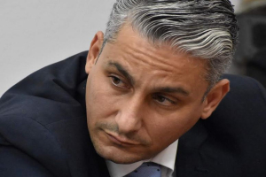 Κουφέλος: «Οι πολίτες βλέπουν», νέα πυρά για τη διαχείριση των εκδηλώσεων