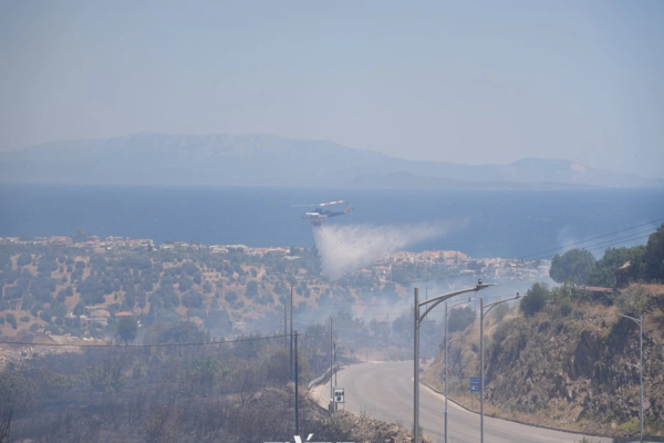 Χίος Φωτια: Σε τρία μέτωπα η φωτιά – Εκκενώθηκαν περιοχές