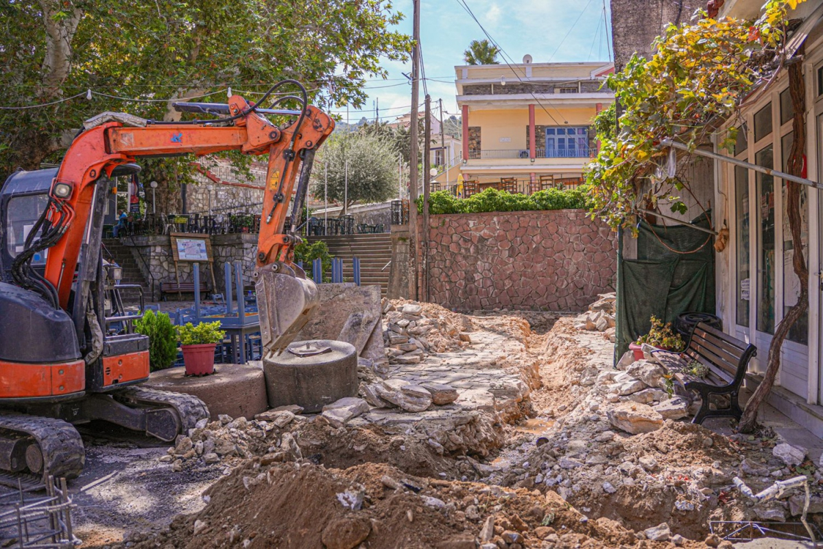 Ξεκίνησαν οι εργασίες ηλεκτροφωτισμού στην πλατεία Σκοπέλου