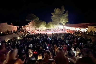 Εικόνες μαγείας από το φινάλε του Πολιτιστικού Πανοράματος με τον Ορφέα Περίδη